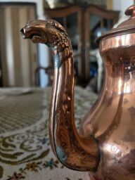 Starožitná medená kanvica